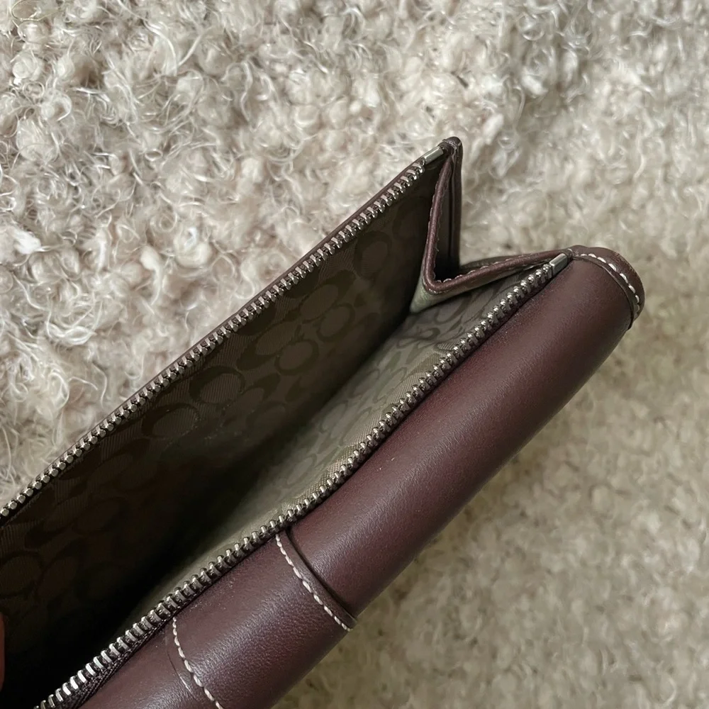 1990’s! Coach Leather Trifold Wallet - Picture 5 of 7